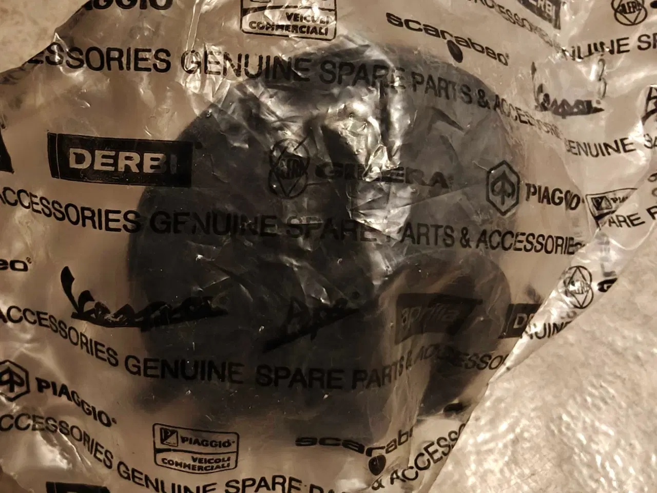 Billede 1 - Aprilia RS 50. Ny Original Studs Til Luftfilter