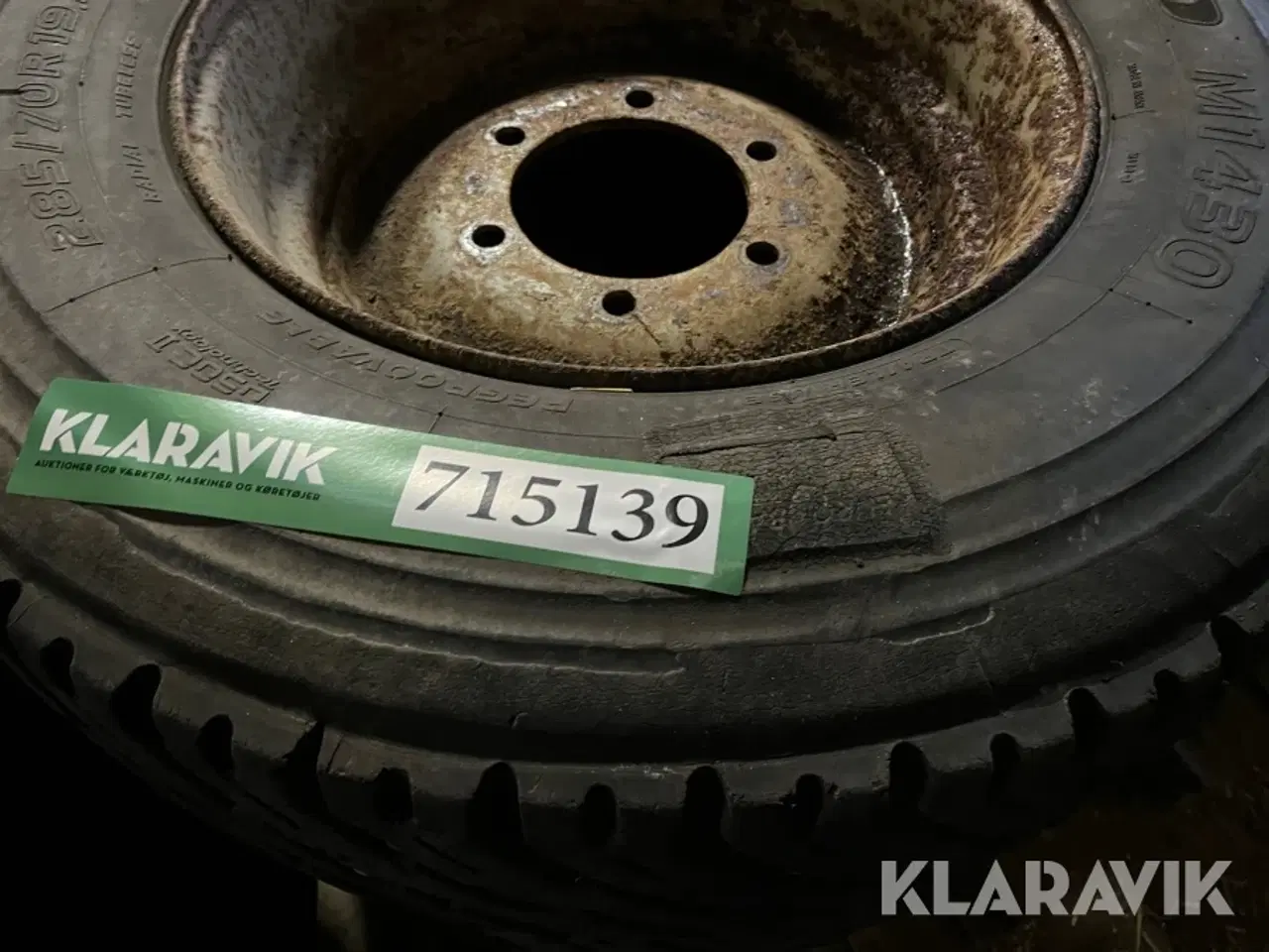 Billede 10 - Dæk med fælg Toyo 285/70R19.5 4 styk