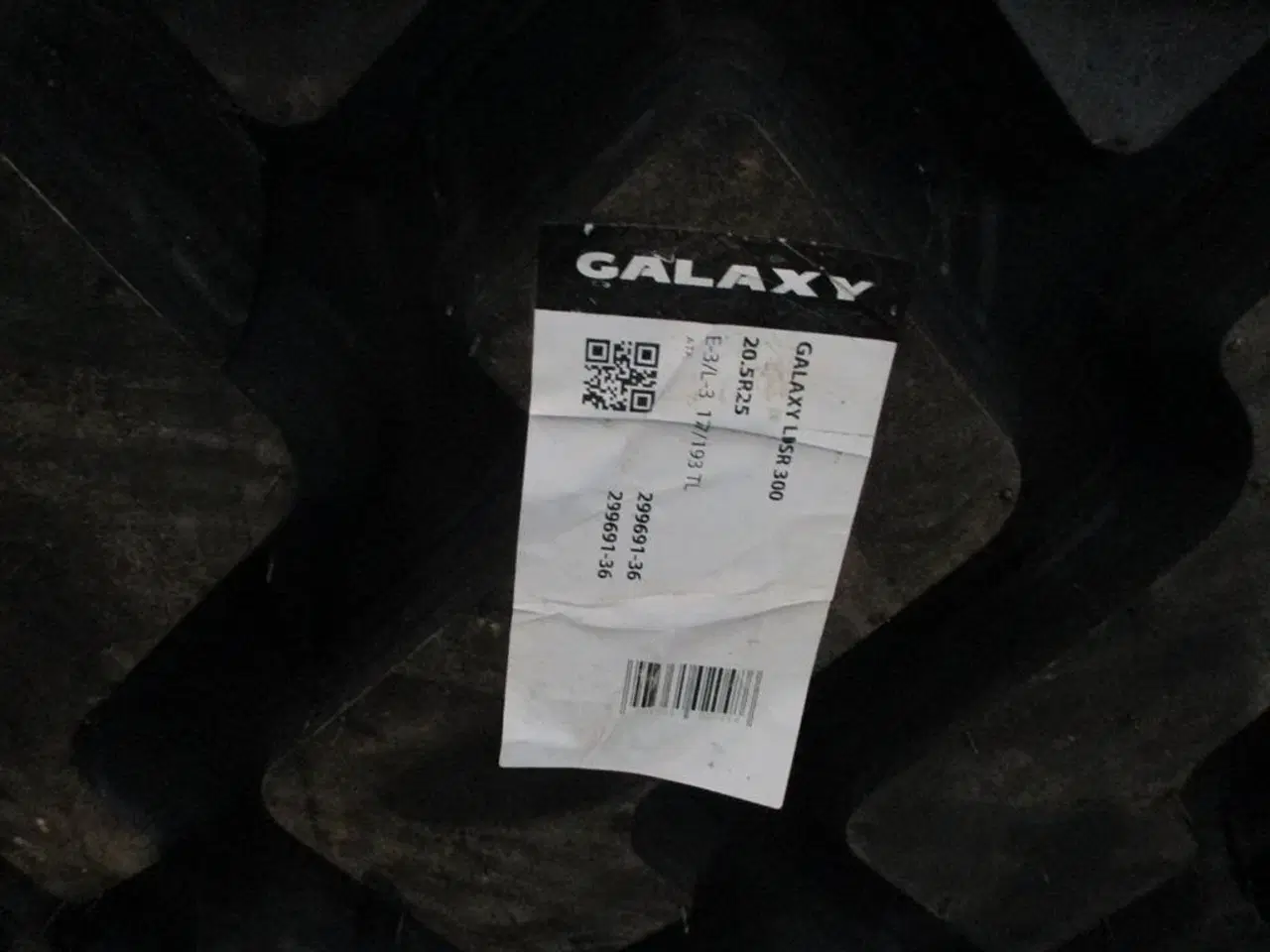 Billede 3 - - - - 20.5R25 GALAXY komplet fabriksnyt sæt monteret på Volvo fælge