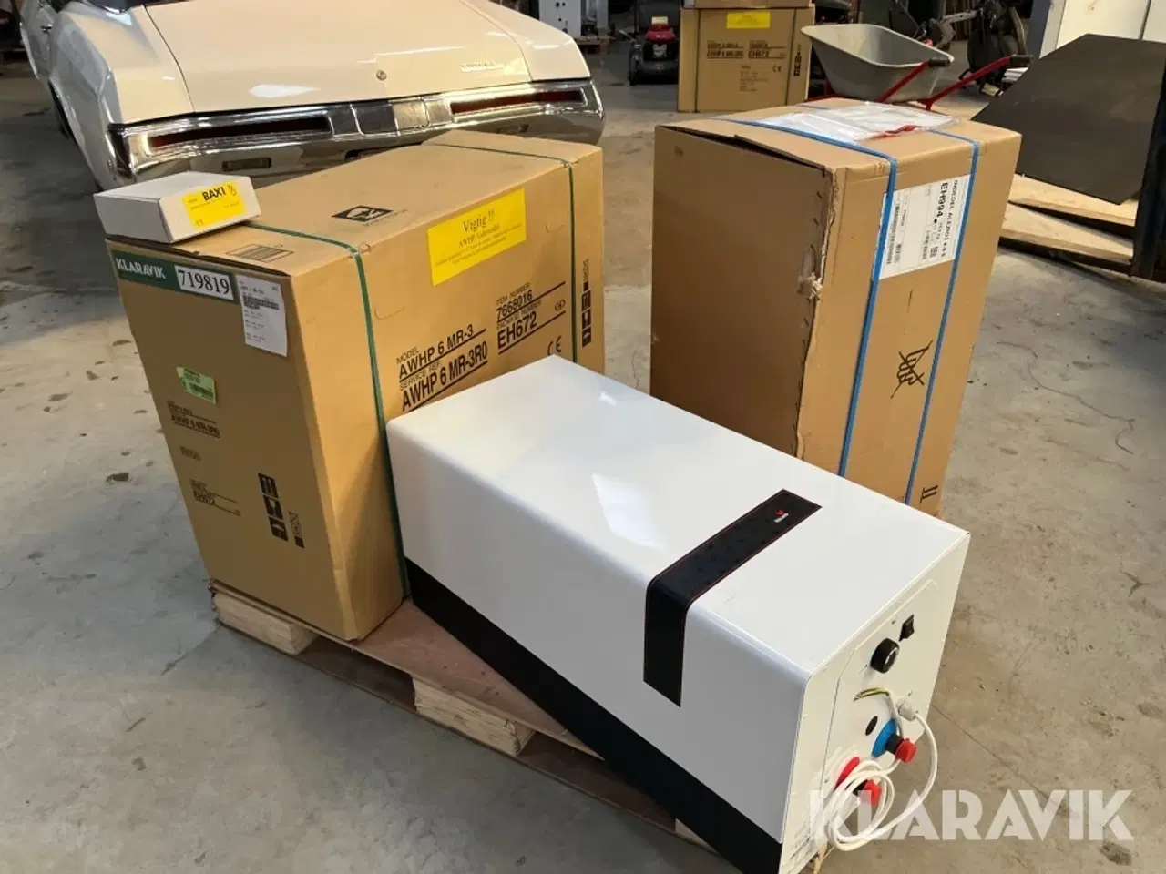 Billede 3 - Varmepumpe inde/ude med 60 liters varmtvandsbeholder.