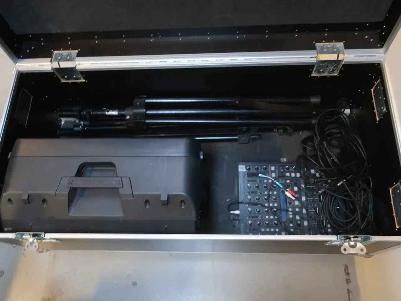 Billede 2 - Højtaler, lys, anlæg m.m.