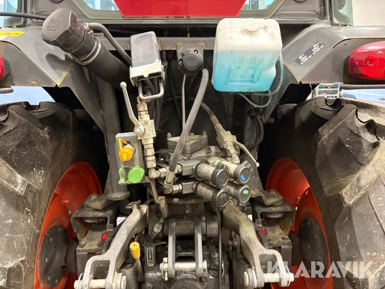 Billede 8 - Traktor Kubota M5072N med frontlift og V-plov