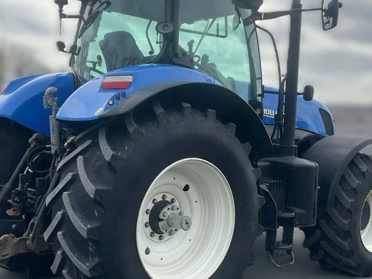 Billede 4 - New Holland T7.250 Med frontlift. Pæn og velholdt traktor