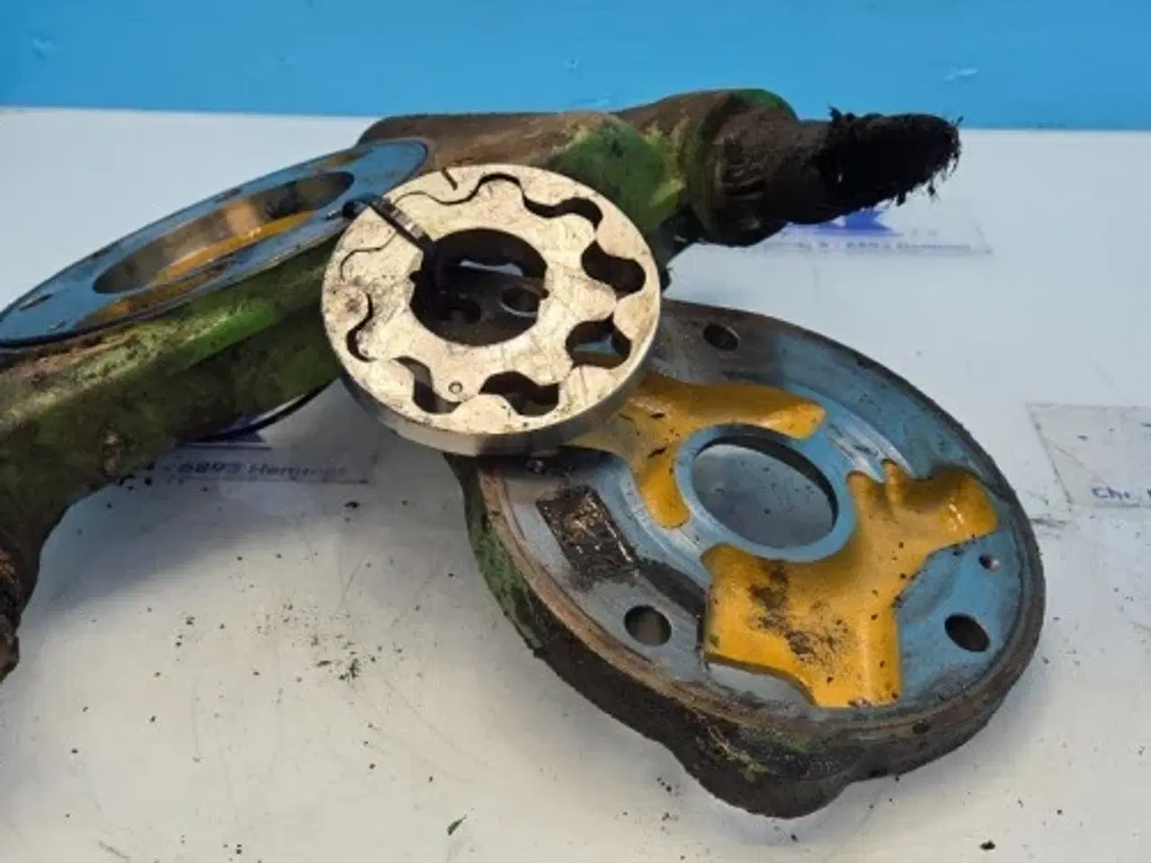 Billede 9 - John Deere 6300 Oliepumpe AL154091