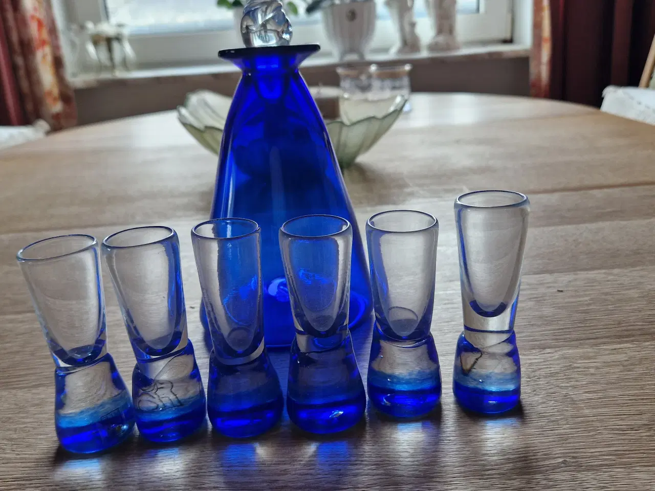 Billede 3 - Blå karaffel 20cm, 6 snapseglas, mundblæst