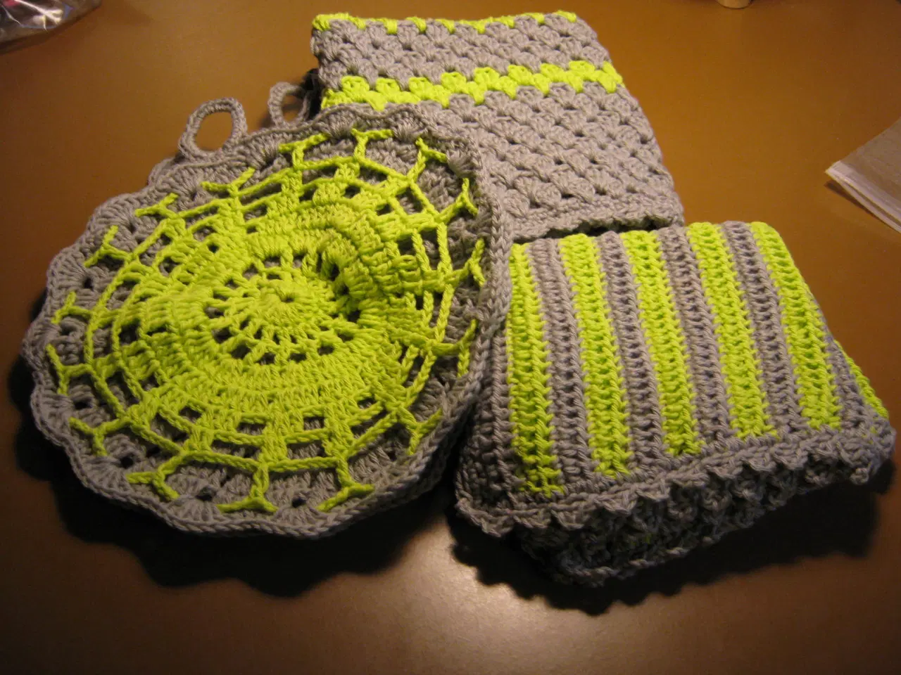 Billede 1 - 2 hæklede køkkensæt