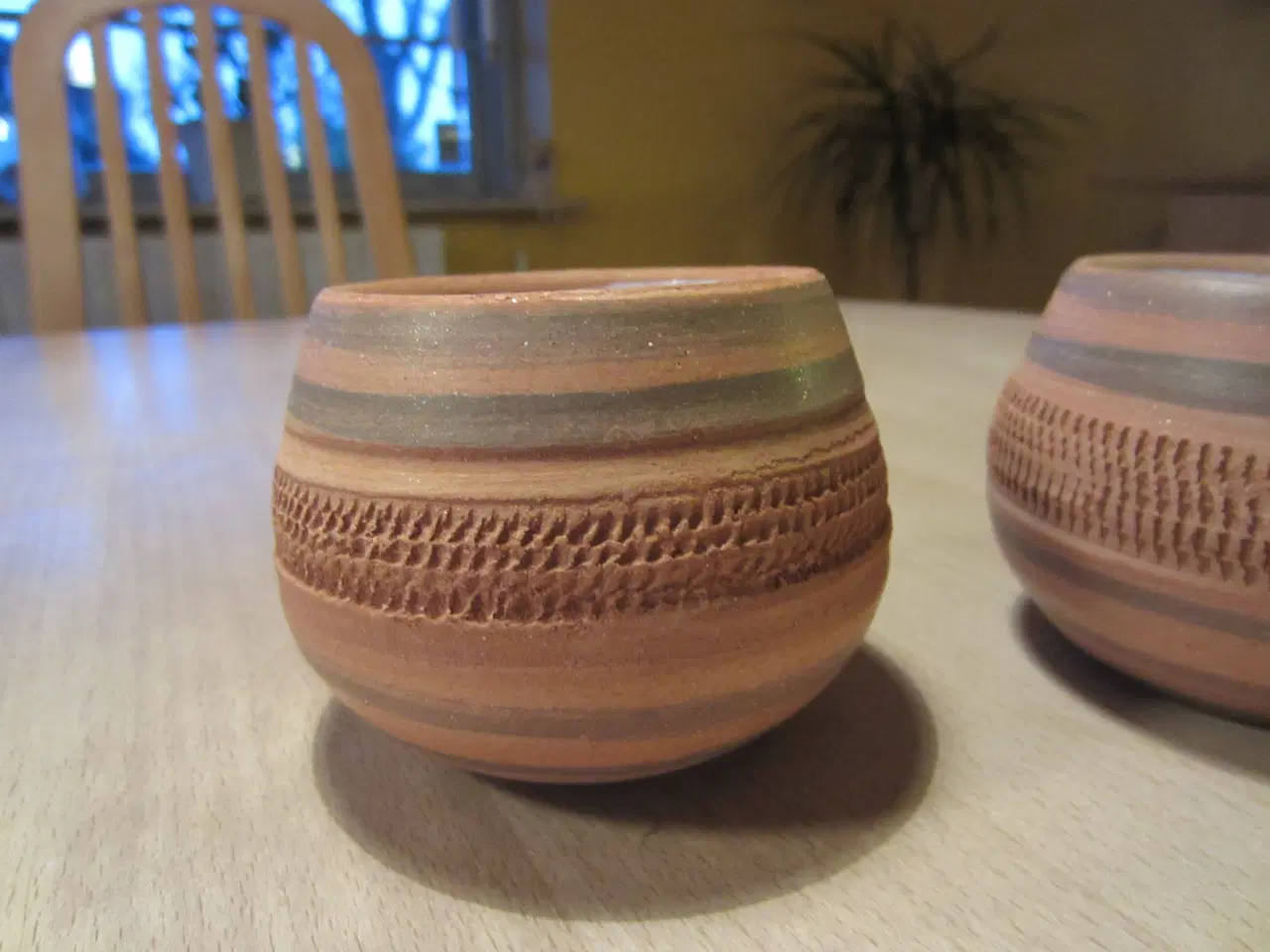 Billede 3 - 2 stk. flotte keramik krukker fra Cuba