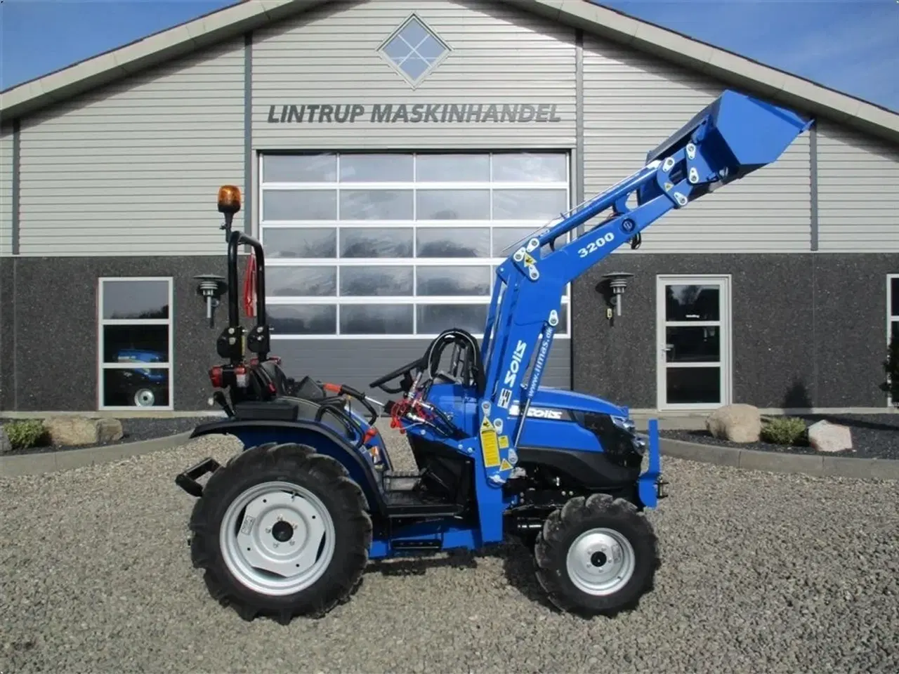 Billede 12 - Solis S26 6+2 gearmaskine med Fuldhydraulisk frontlæsser