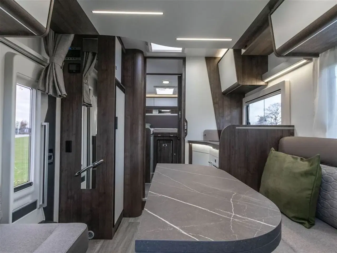 Billede 2 - 2026 - Benimar Tessoro 468