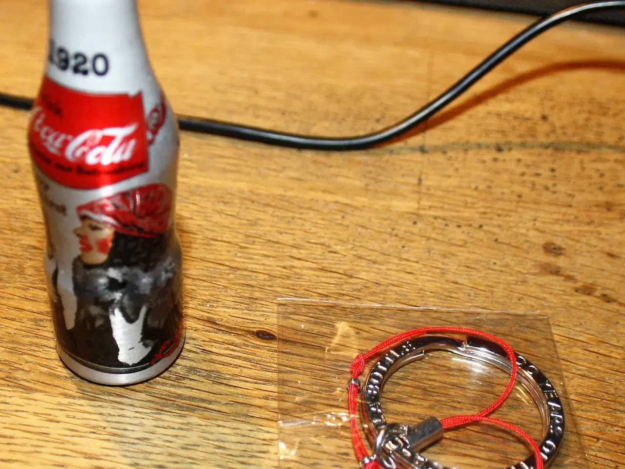 Billede 1 - 1 stk. aluminium Mini Coca Cola Flaske 1920