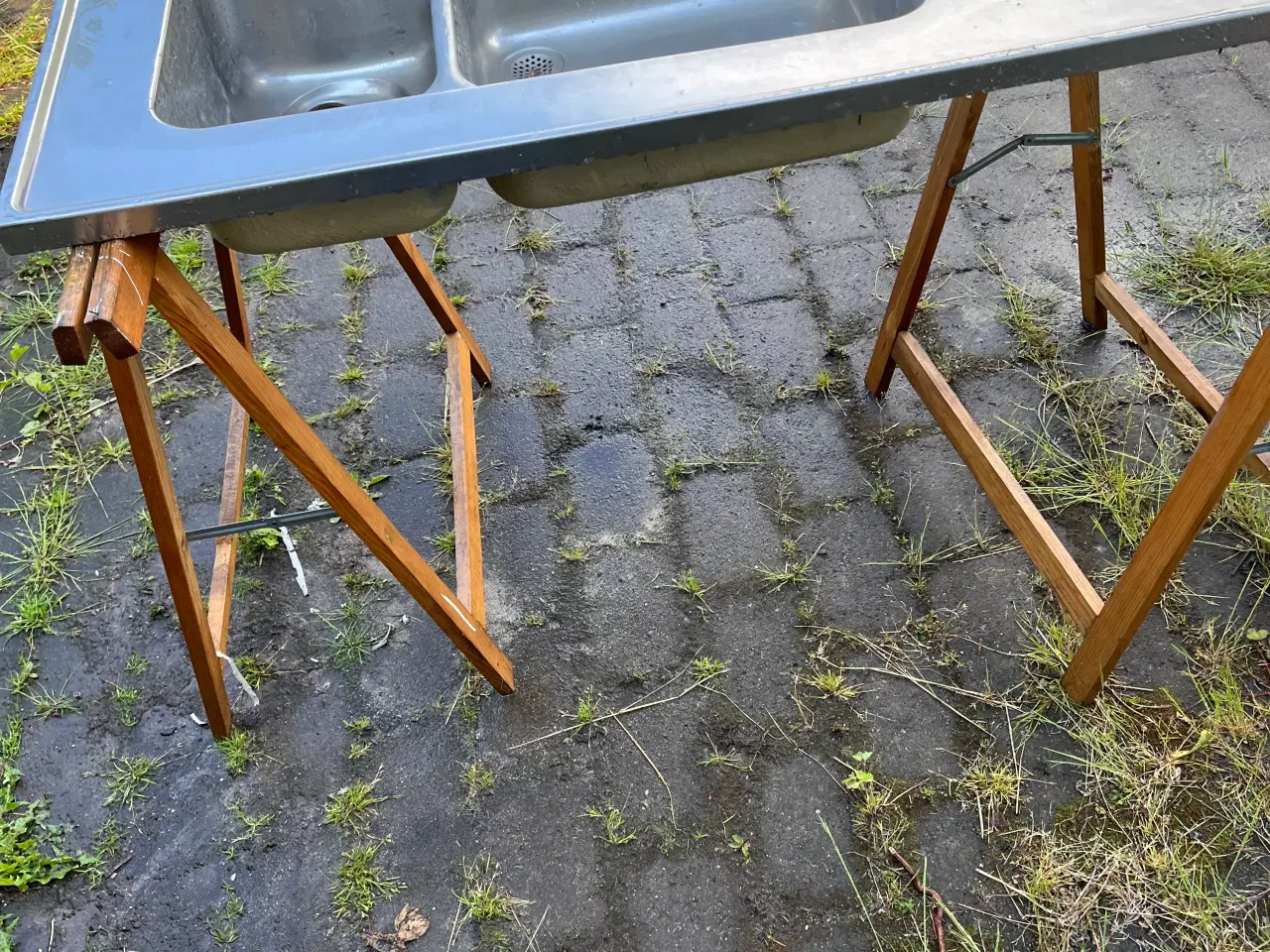 Billede 1 - Rustfri bord med to vaske