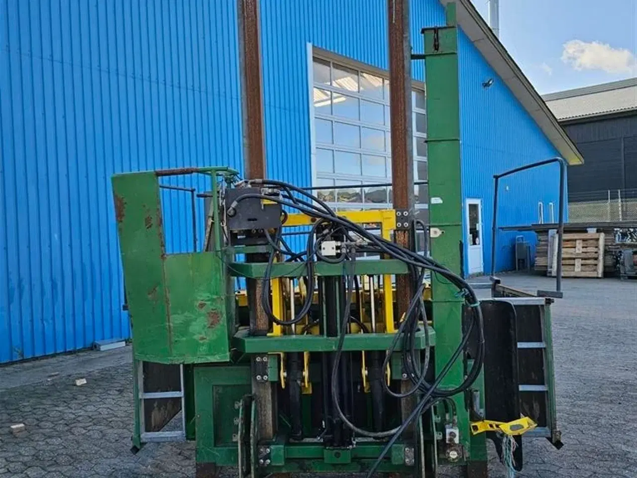 Billede 2 - CompacTree Pakkemaskine Med elevator i venstre side