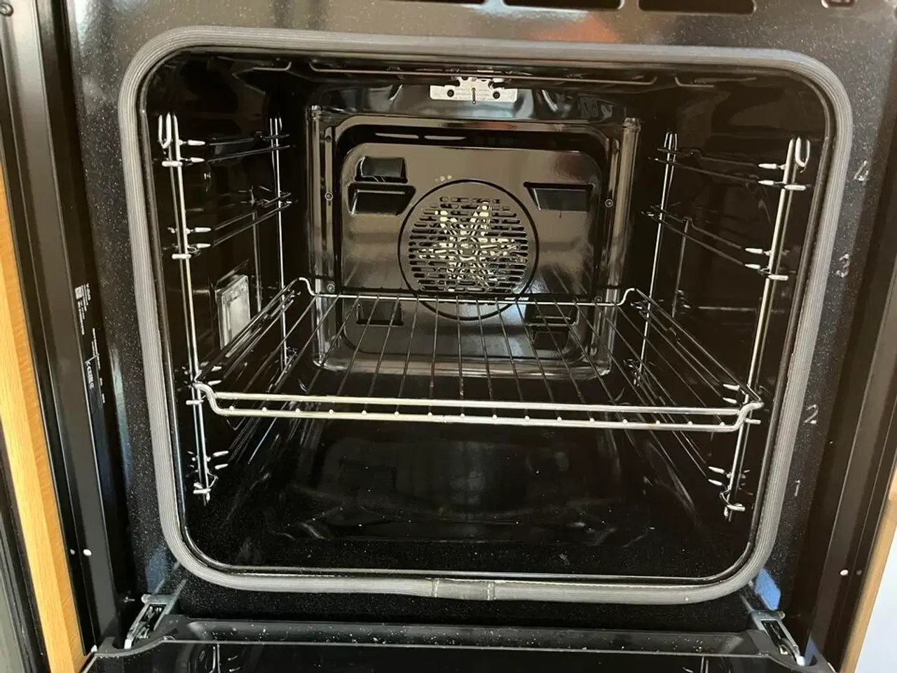 Billede 3 - Ovn V-ZUG COMBAIR V4000 60P  (med pyrolyse)