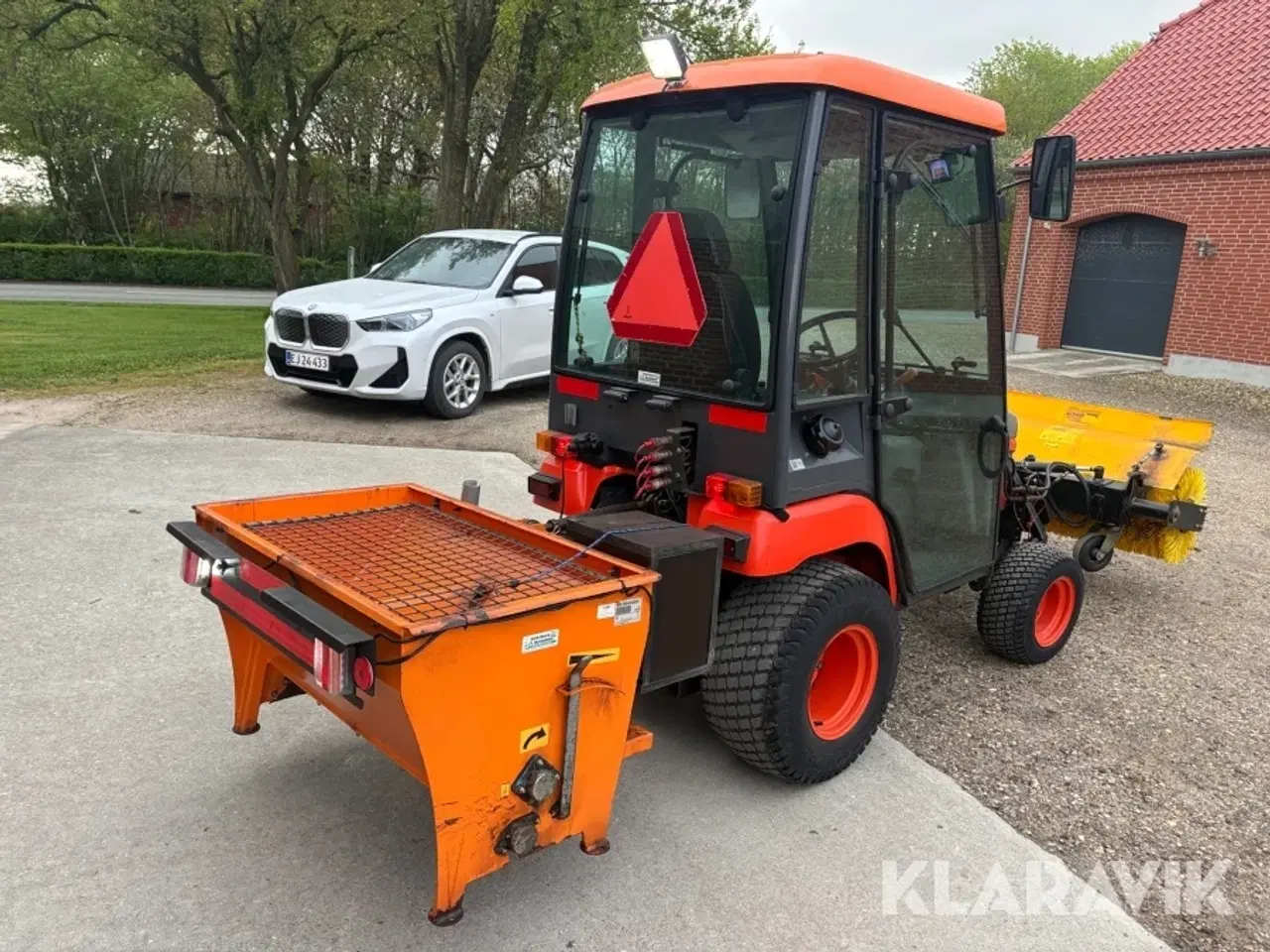 Billede 5 - Traktor Kubota BX 2350 D - inklusiv kost og saltspreder