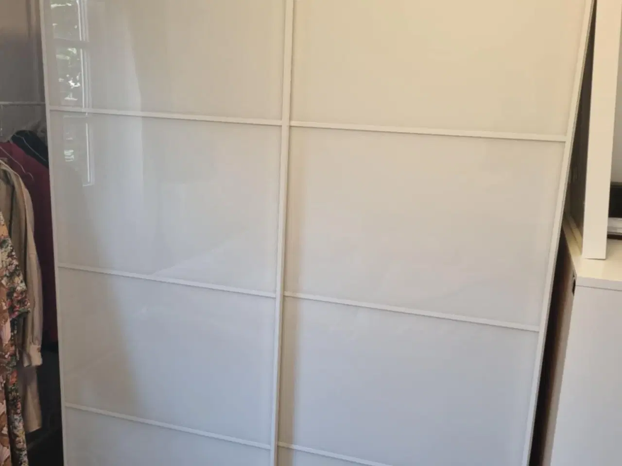 Billede 4 - Garderobeskab fra IKEA, PAX/FÄRVIK, med skydedøre
