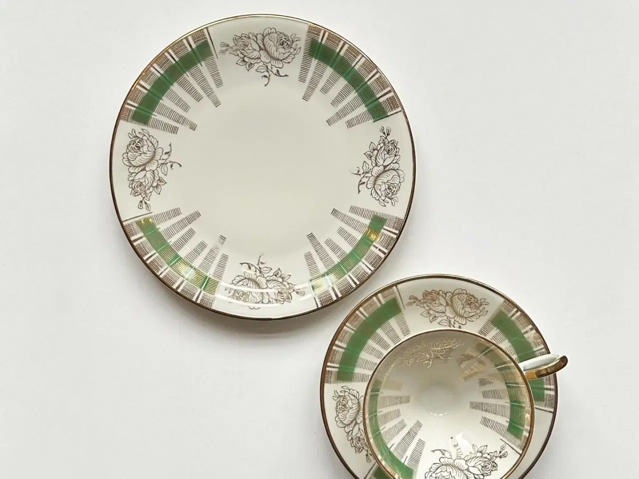 Billede 2 - Triosæt, stor kop m underkop og kagetallerken, grøn og guld