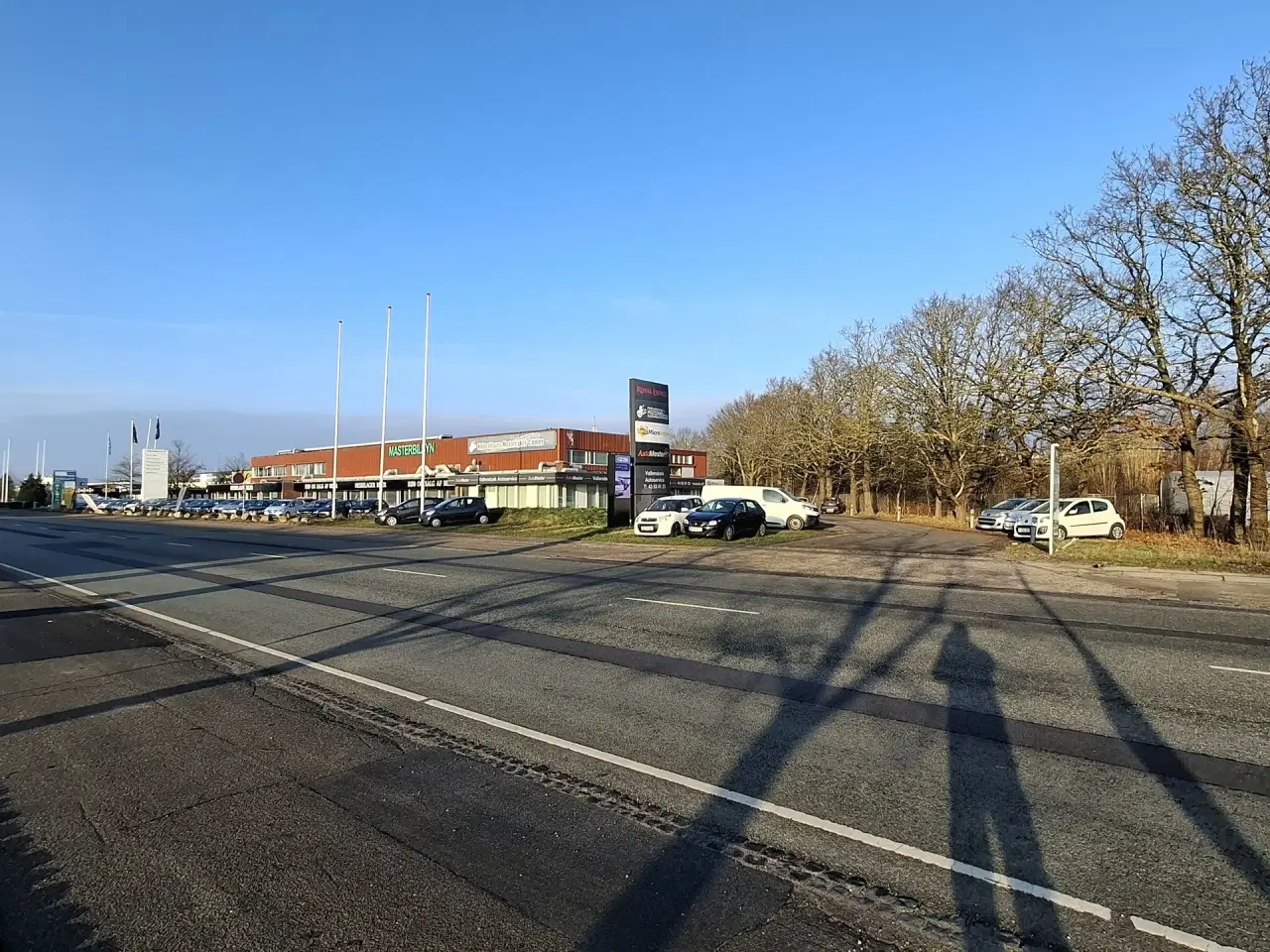 Billede 33 - AUTOVÆRGSTED eller Lager med store Port Centralt beliggende ved 2 motorvejstilkørsler.