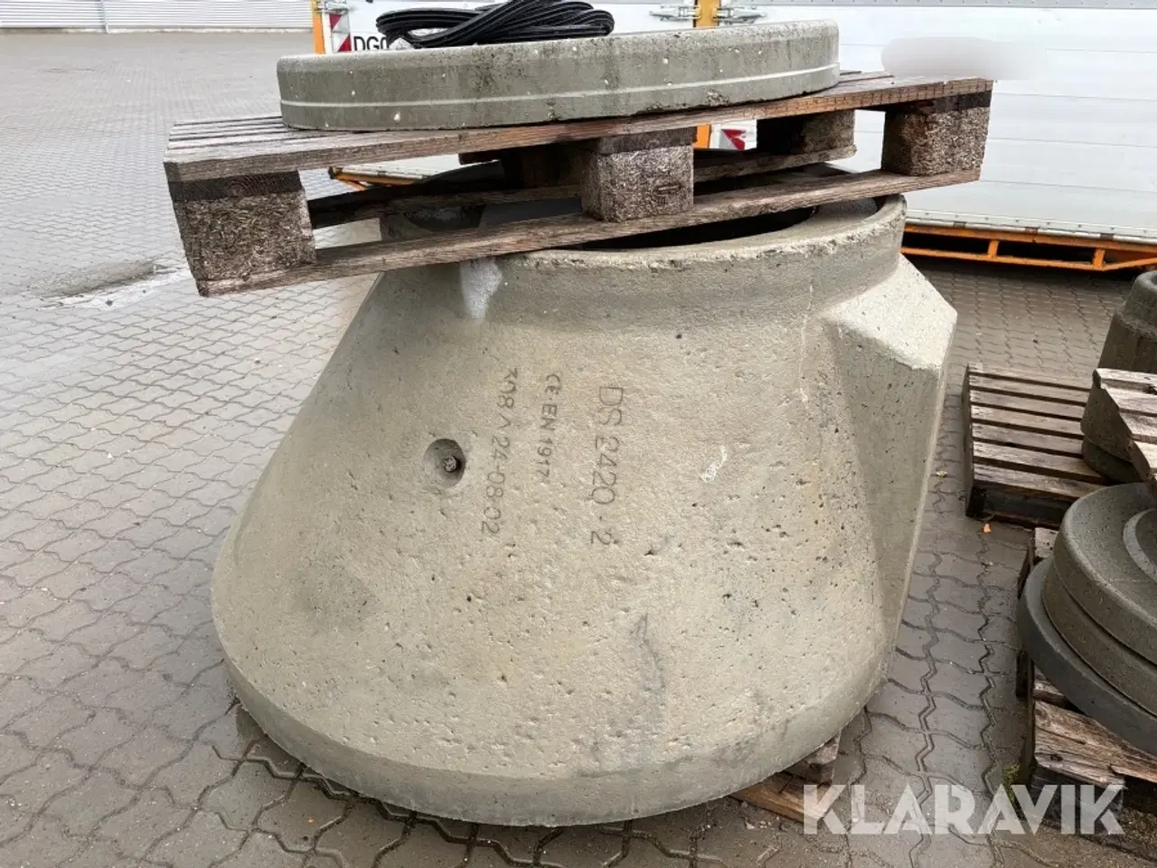 Billede 12 - Lot: beton matrialer ca 90 styk