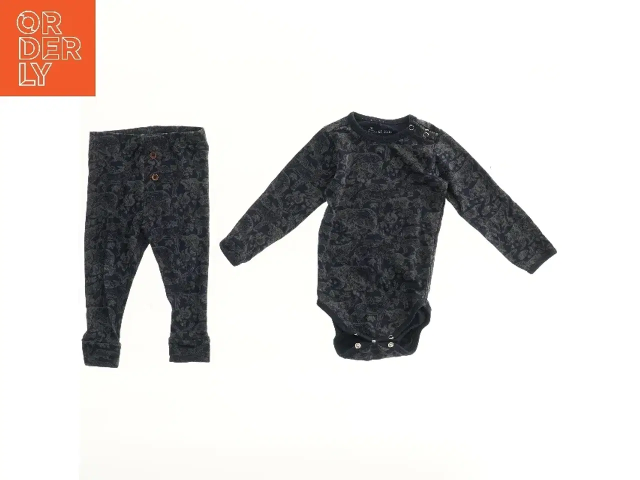 Billede 1 - Baby heldragt og bukser med mønster fra Kids Up (str. 74)