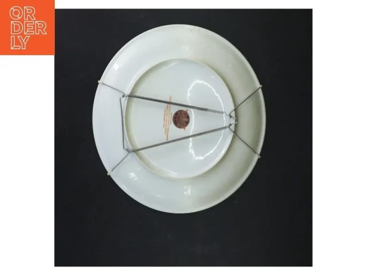 Billede 2 - Porcelænsplatte med slotmotiv (str. Ø 26,5 cm)