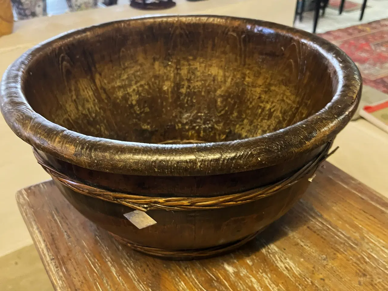 Billede 1 - Kina -Gl,originalt træfad .Ø 38 cm. 