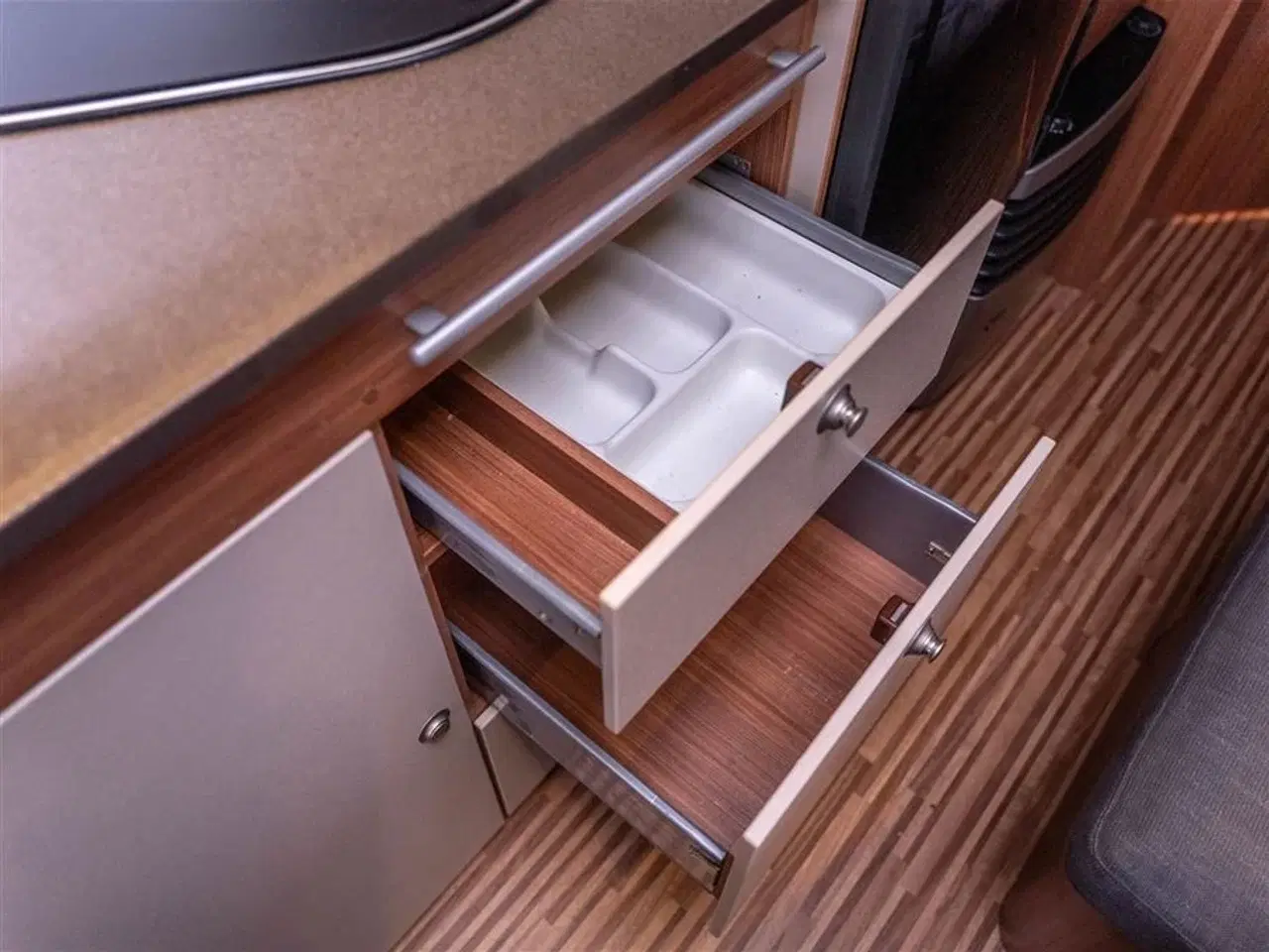 Billede 15 - 2013 - Adria Adora 563 PT   Rigtig fin vogn med køjer og dobbeltseng