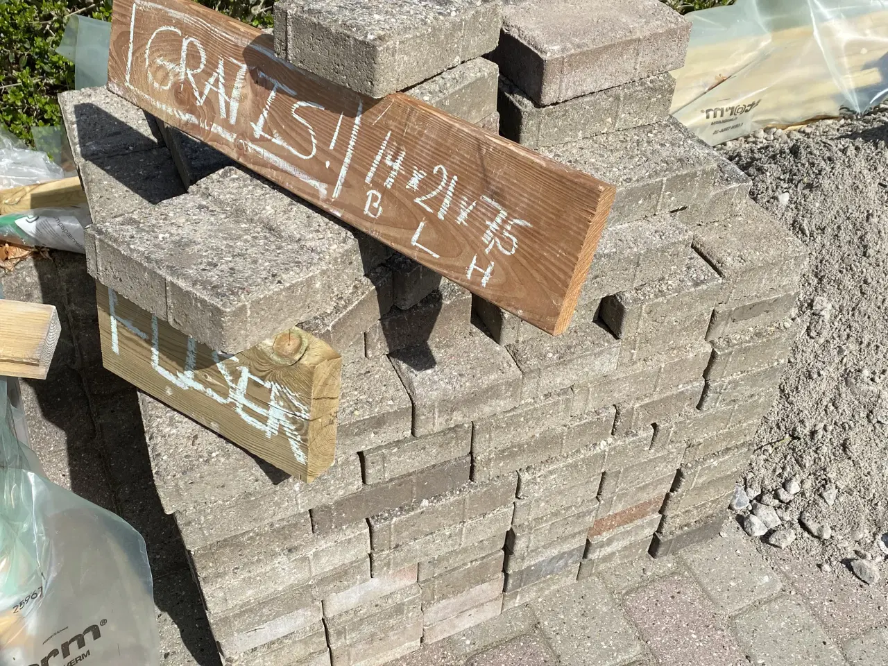 Billede 2 - GRATIS Betonfliser og Stabilgrus