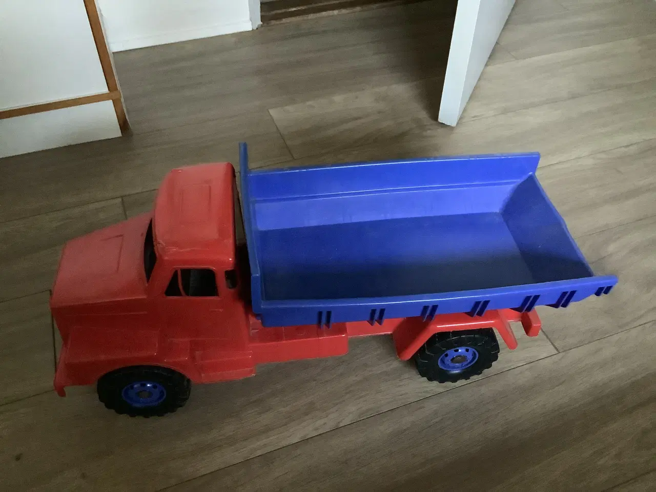 Billede 2 - Stor lastbil fra ca 1980 i plastik