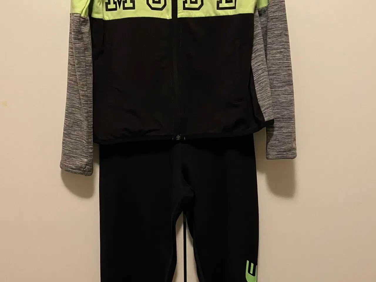 Billede 5 - Trænings hoodie m/tryk “Athletic Mode” str. 11-12