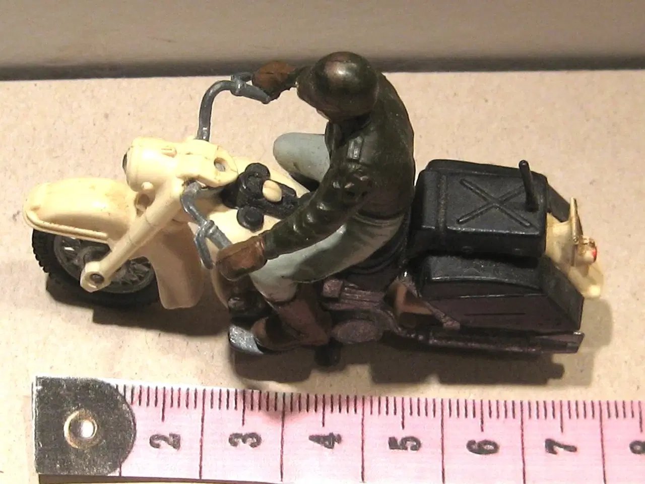 Billede 5 - Legetøj modelmotorcykel Vintage Britains