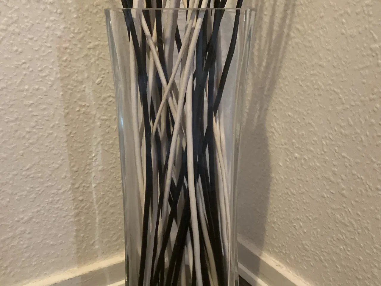 Billede 5 - Moderne vase med dekorative grene (sort/hvid)