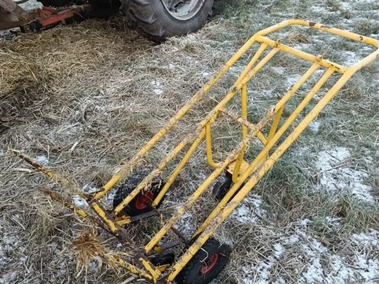 Billede 1 - - - - Ballevogn med spyd	SÆLGES MOMSFRI