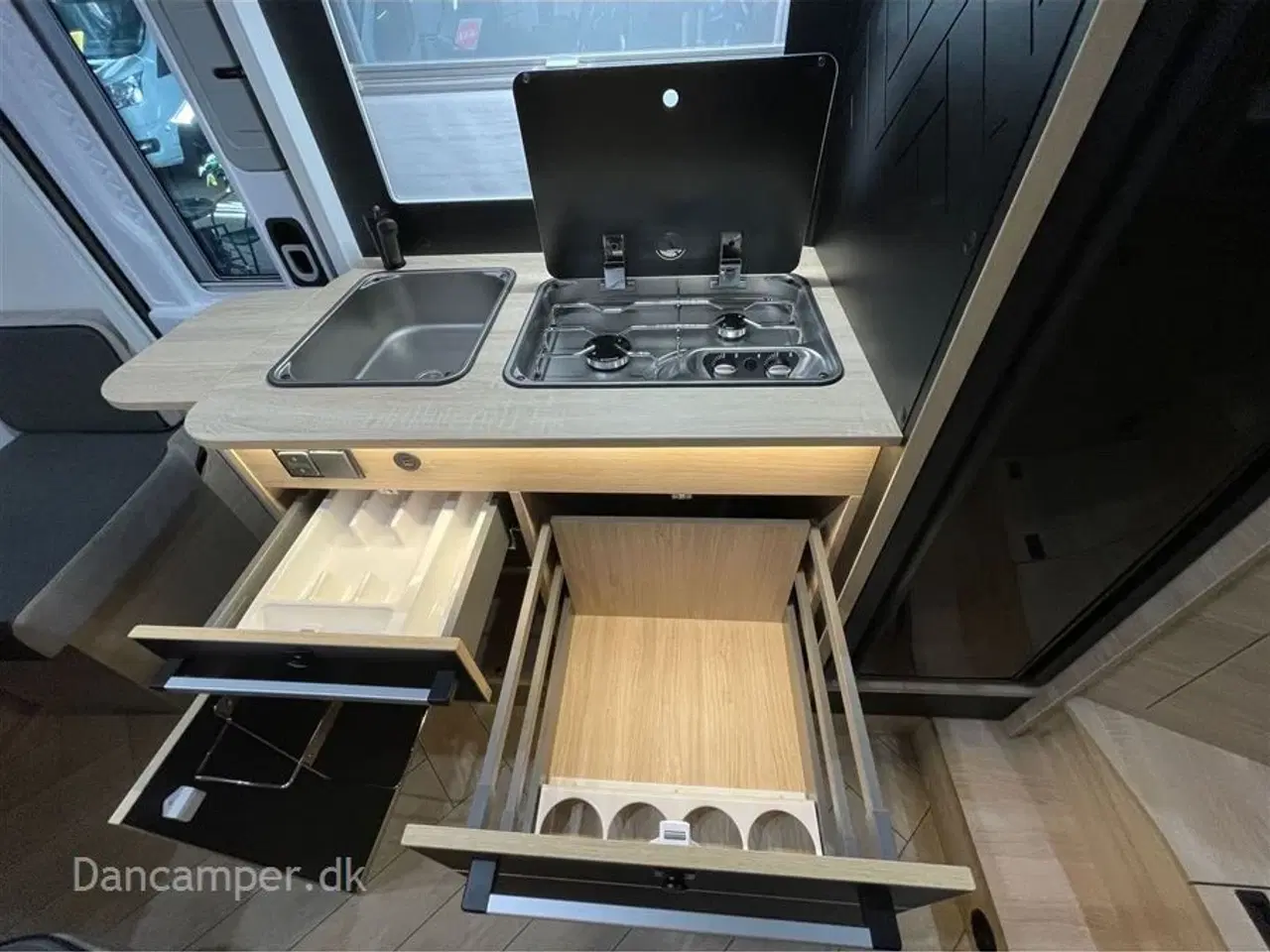 Billede 17 - 2026 - Chausson Titanium 627 Enkeltsenge + hæve-/sænkeseng, 5 selepladser, 4 sovepladser med mulighed for 5, 165Hk Aut, 8-trin aut.