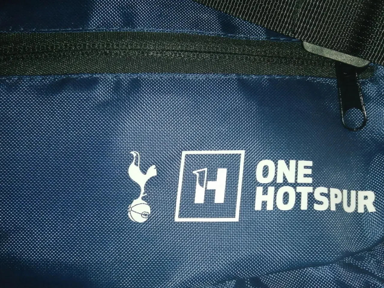 Billede 2 - NY TOTTENHAM HOTSPUR MAVEBÆLTE TASKE, M/ THERMORUM
