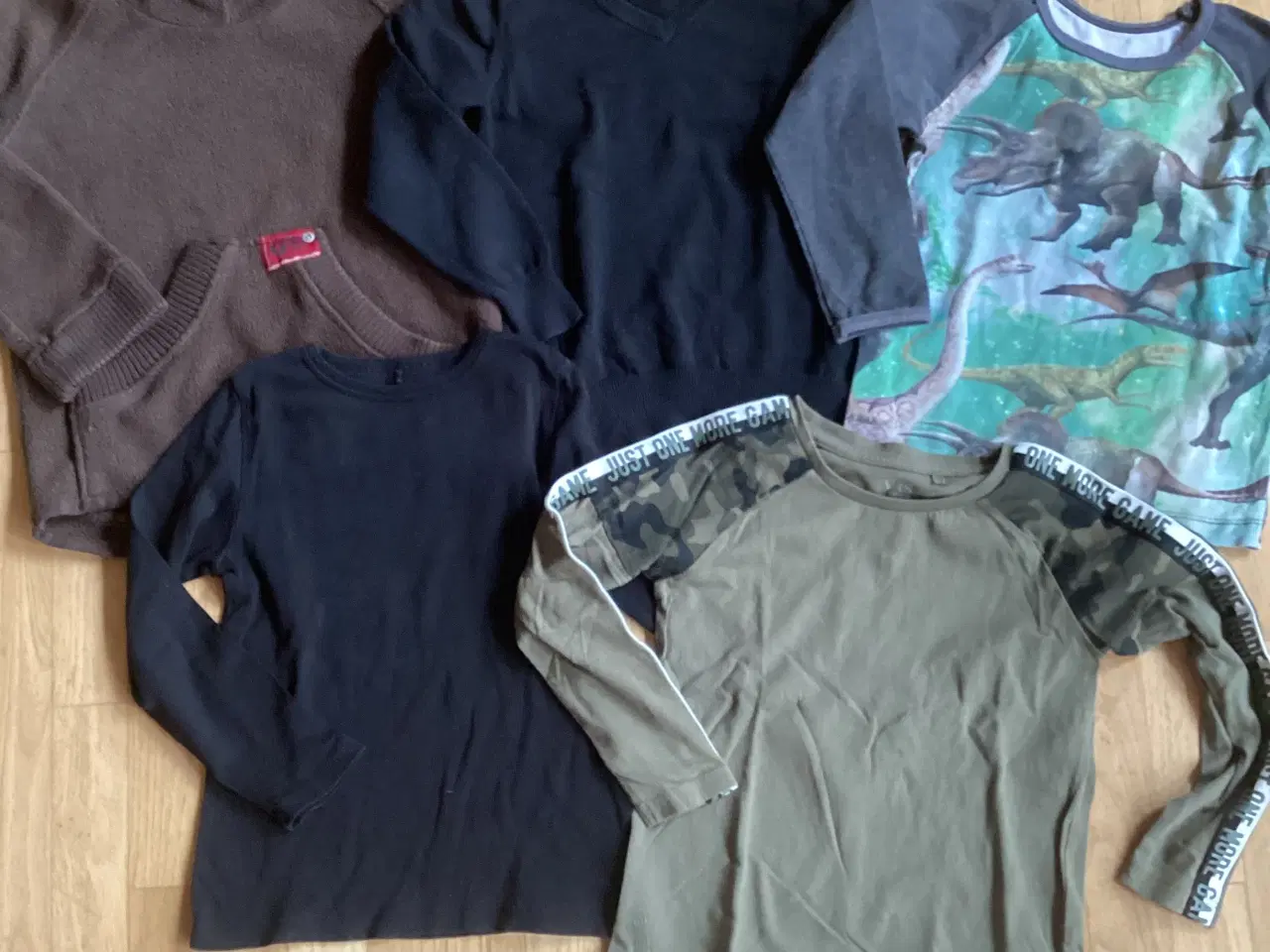 Billede 1 - Bluse pakke str. 110-116