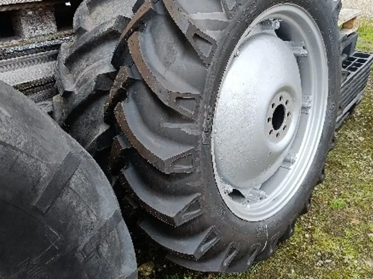 Billede 1 - Massey Ferguson   hjul 12,4X32