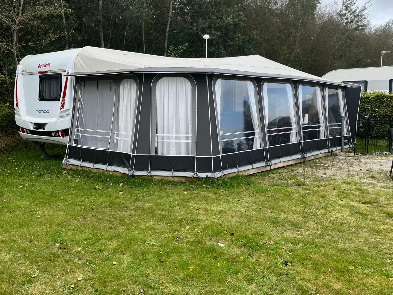 Billede 1 - DETHLEFFS NOMAD 740 RFK 2000 KØJEVOGN
