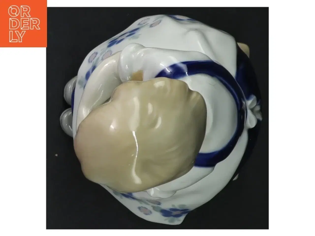 Billede 4 - Porcelænsfigur af pige (str. 21 cm)