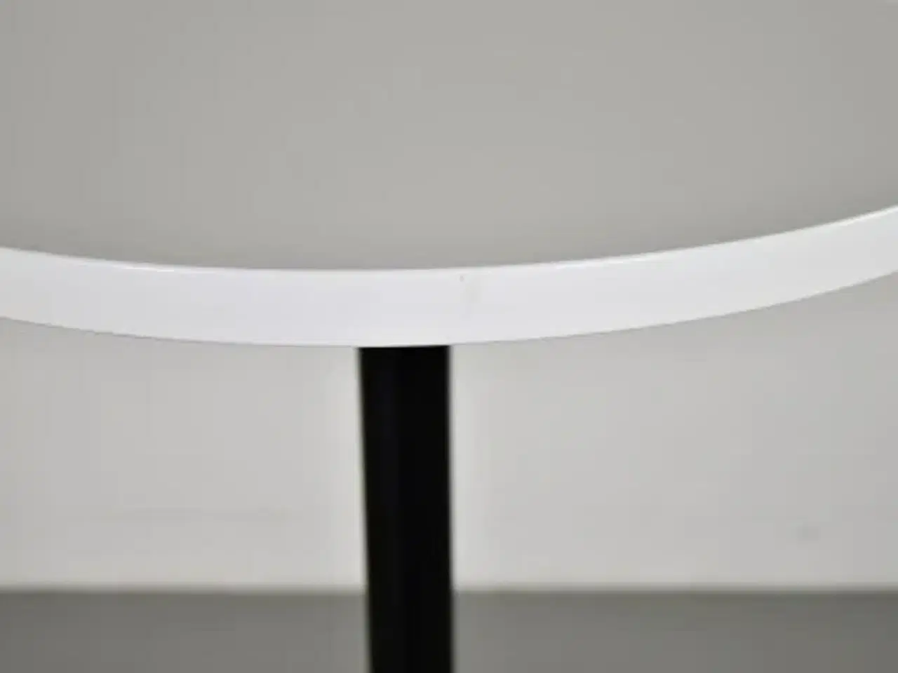 Billede 2 - Højt cafébord med hvid plade på sort fod