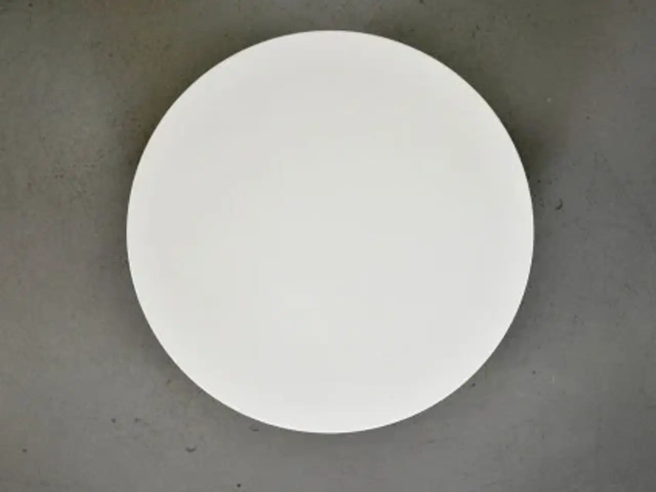 Billede 1 - Steelcase viccarbe shape bord, ø38 cm.