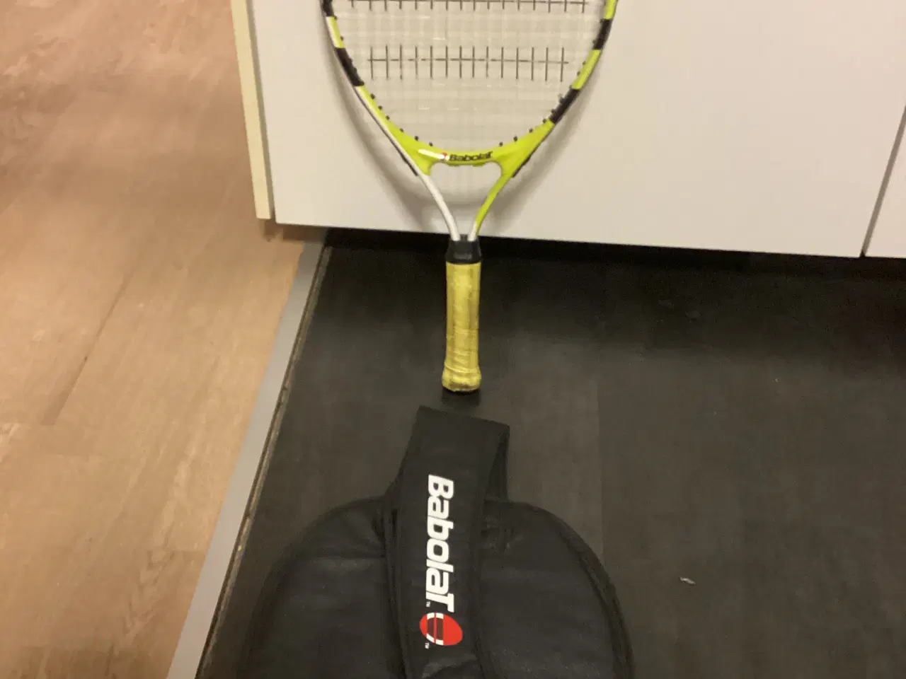 Billede 4 - 2 fine BABOLAT junior tennisketchere. Samlet pris