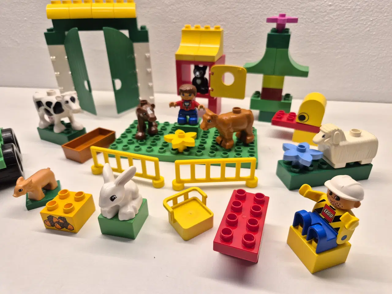 Billede 3 - Duplo Bondegård Traktor samt andet