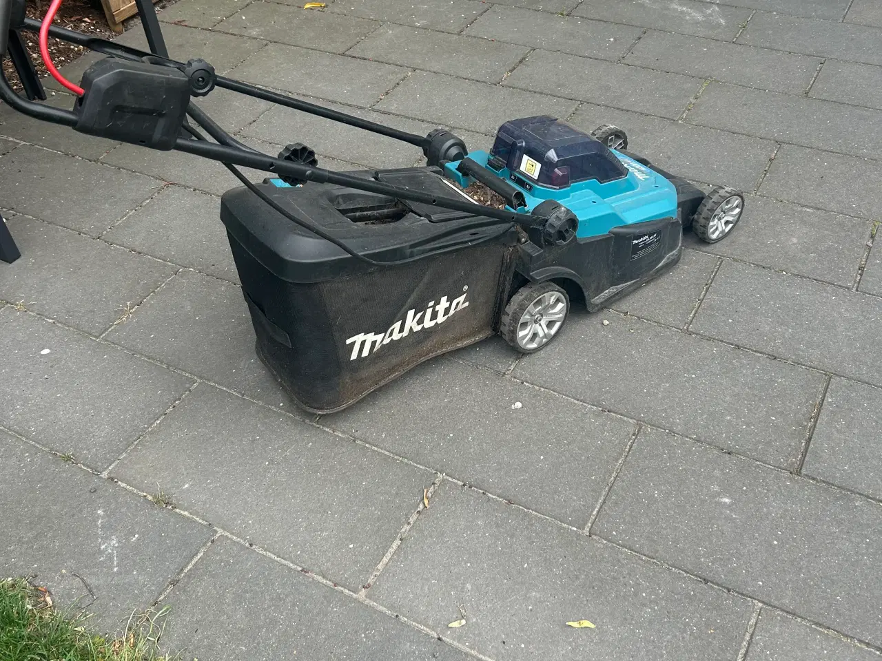 Billede 2 - Makita græsklipper 