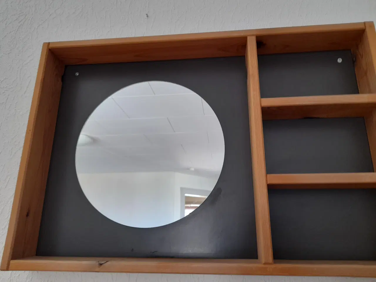 Billede 3 - Retro spejl i træramme med hylder fra 1970'erne.
