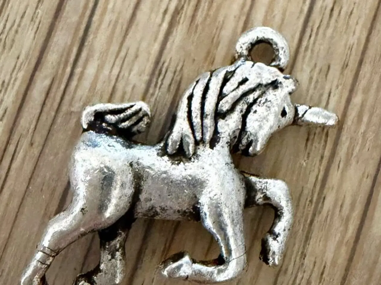 Billede 2 - Charms i nepalsølv med enhjørninger