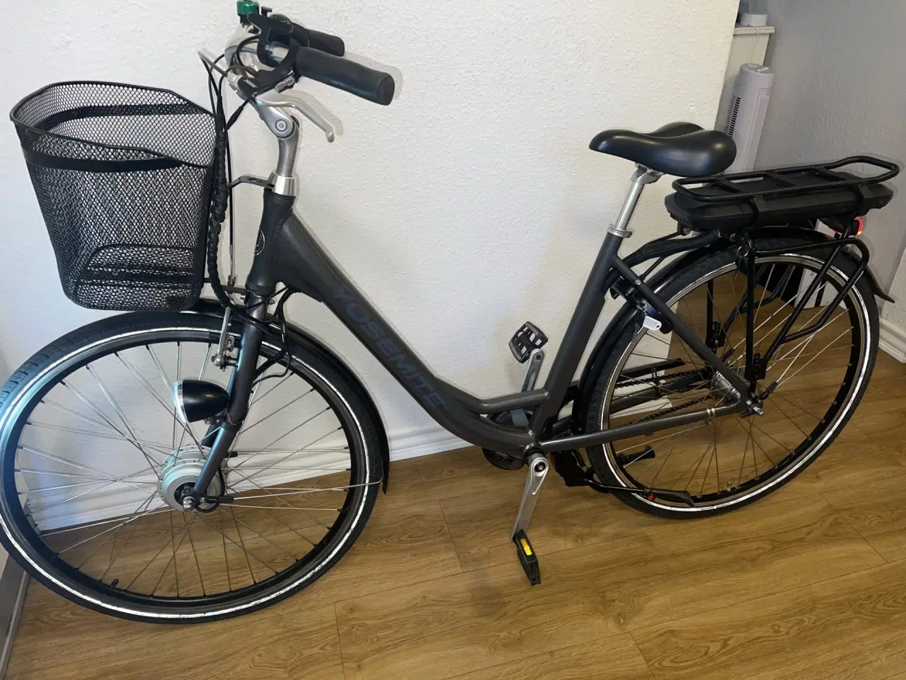 Billede 2 -  flot yosemite dame elcykel 28"  7 gear. 