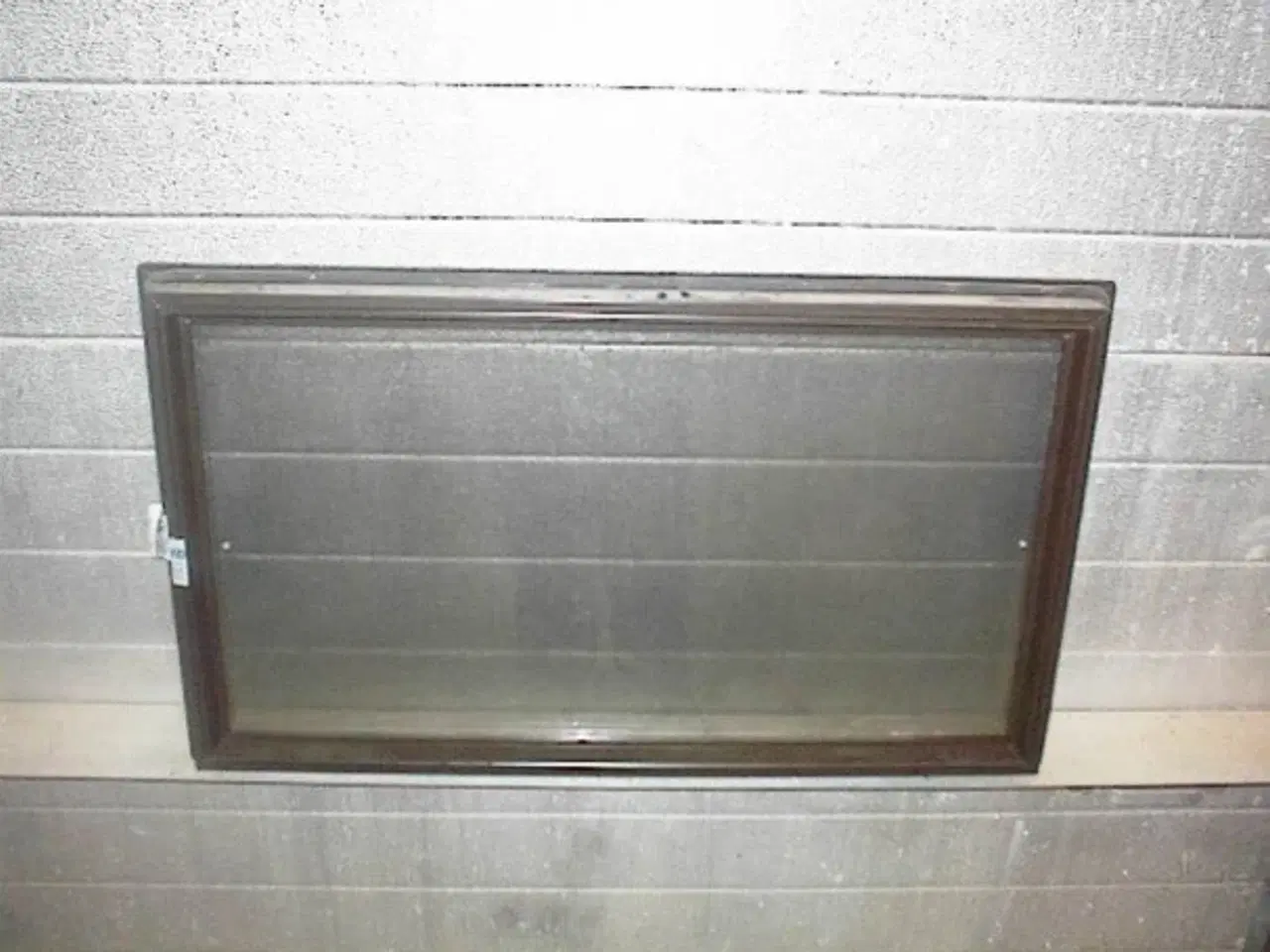 Billede 2 -   Fast rude med karm