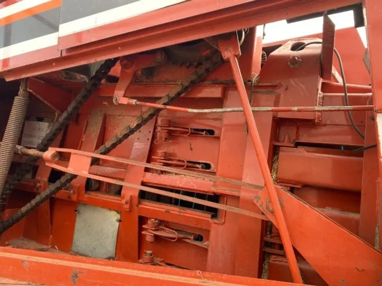 Billede 4 - Hesston 4700 Sælges i dele/For parts