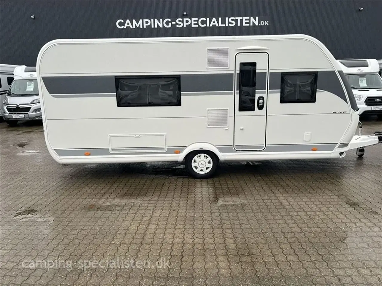 Billede 1 - 2025 - Hobby De Luxe 495 WFB   2025 Hobby 495 WFB De Luxe - se den nu hos Camping-Specialisten.dk i Silkeborg