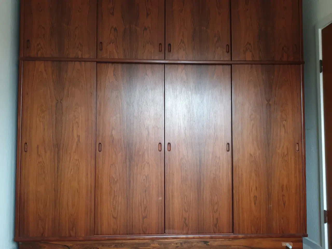 Billede 2 - Garderobeskab 4+4 døre